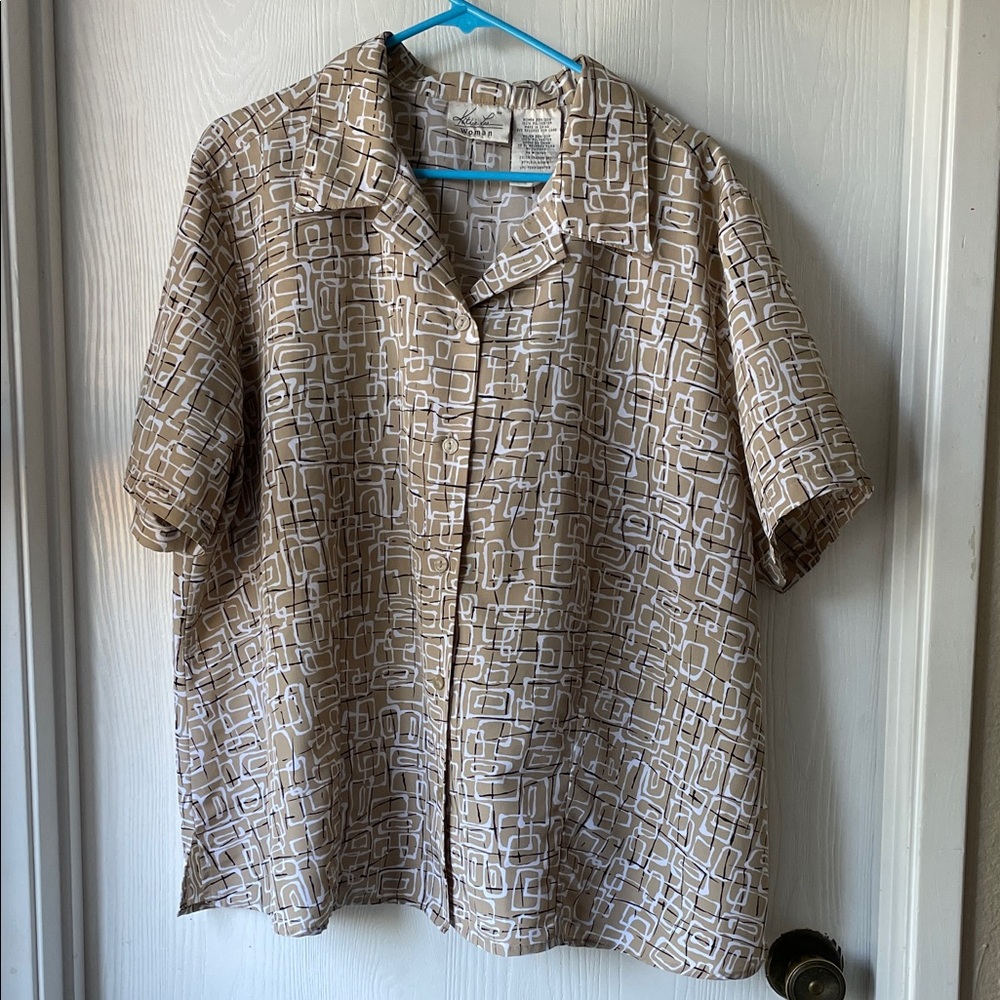 Katie Lee Woman Short Sleeve Collar Shirt